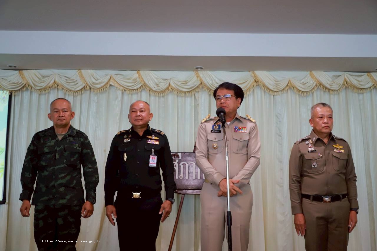 ตรวจคนเข้าเมืองจังหวัดสุรินทร์