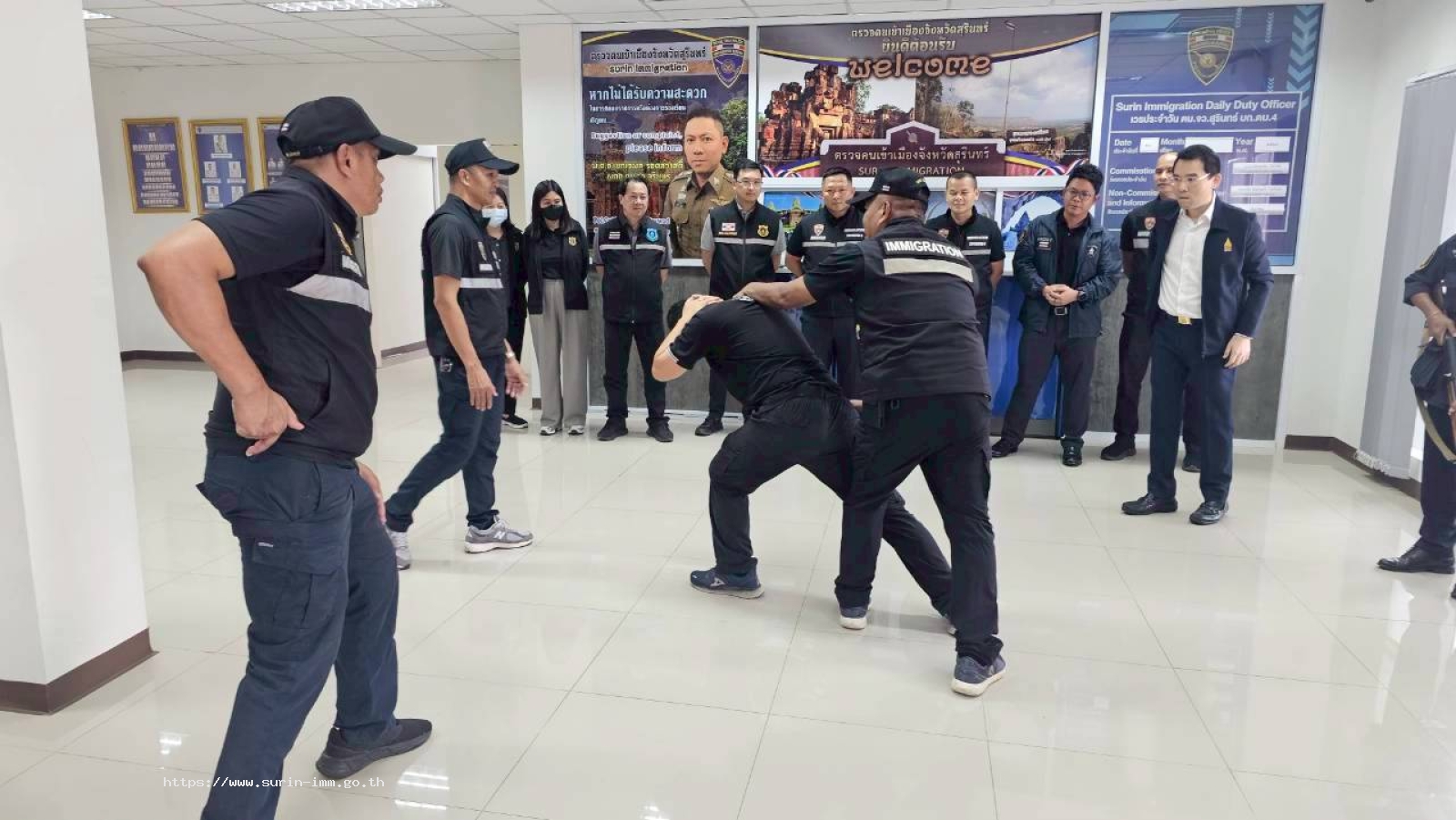 ตรวจคนเข้าเมืองจังหวัดสุรินทร์