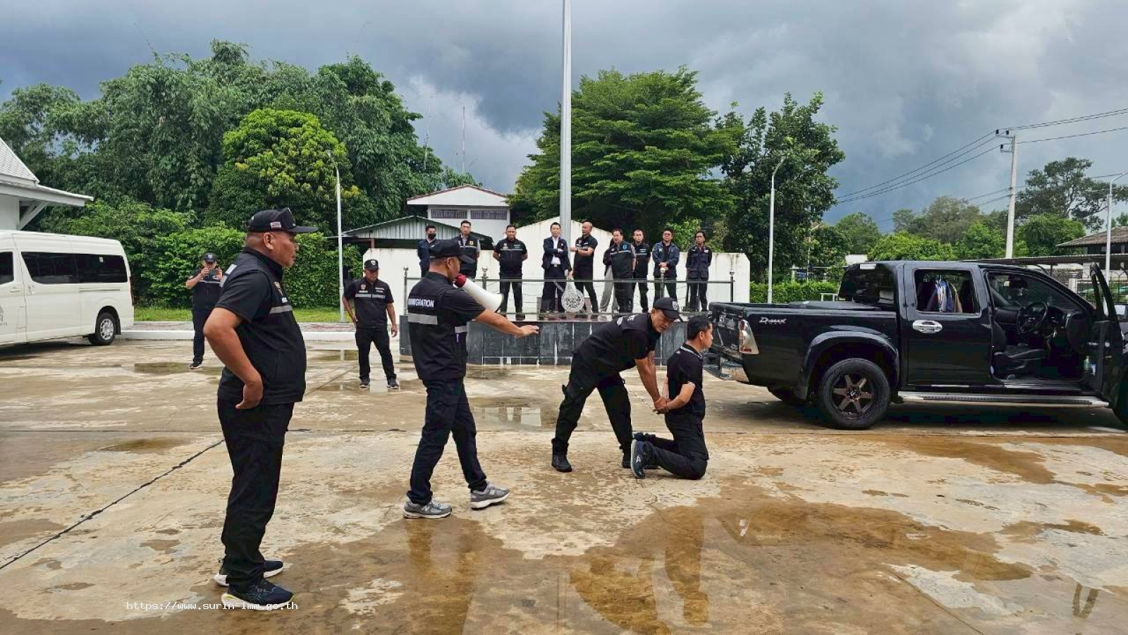 ตรวจคนเข้าเมืองจังหวัดสุรินทร์